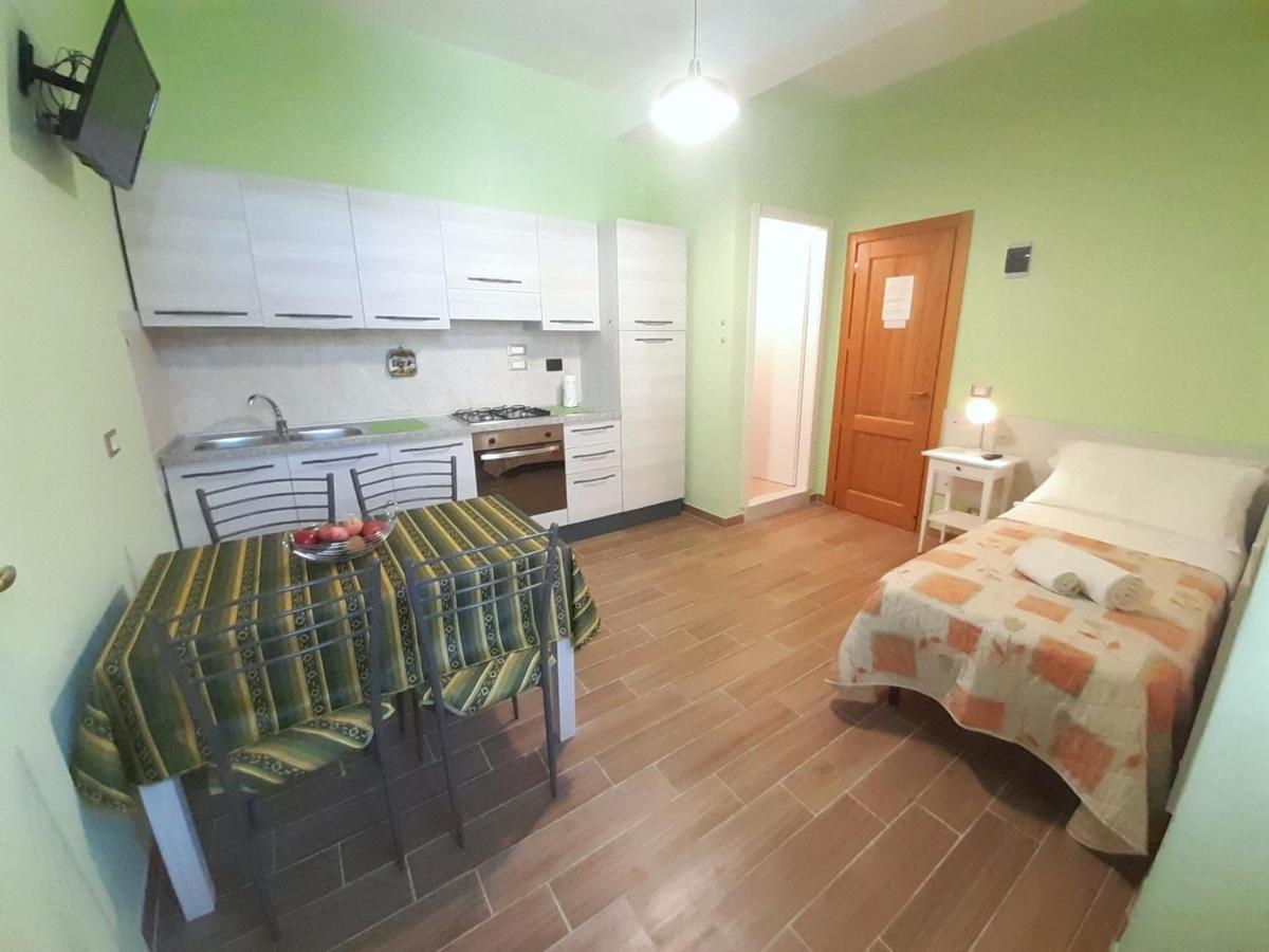 Torino Central-- Rooms And Apartments - Alba Exterior foto